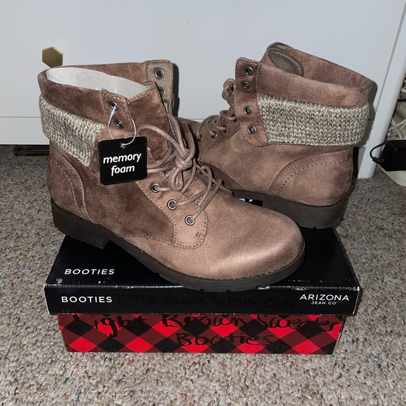 BRAND NEW - Picture 1 of 10